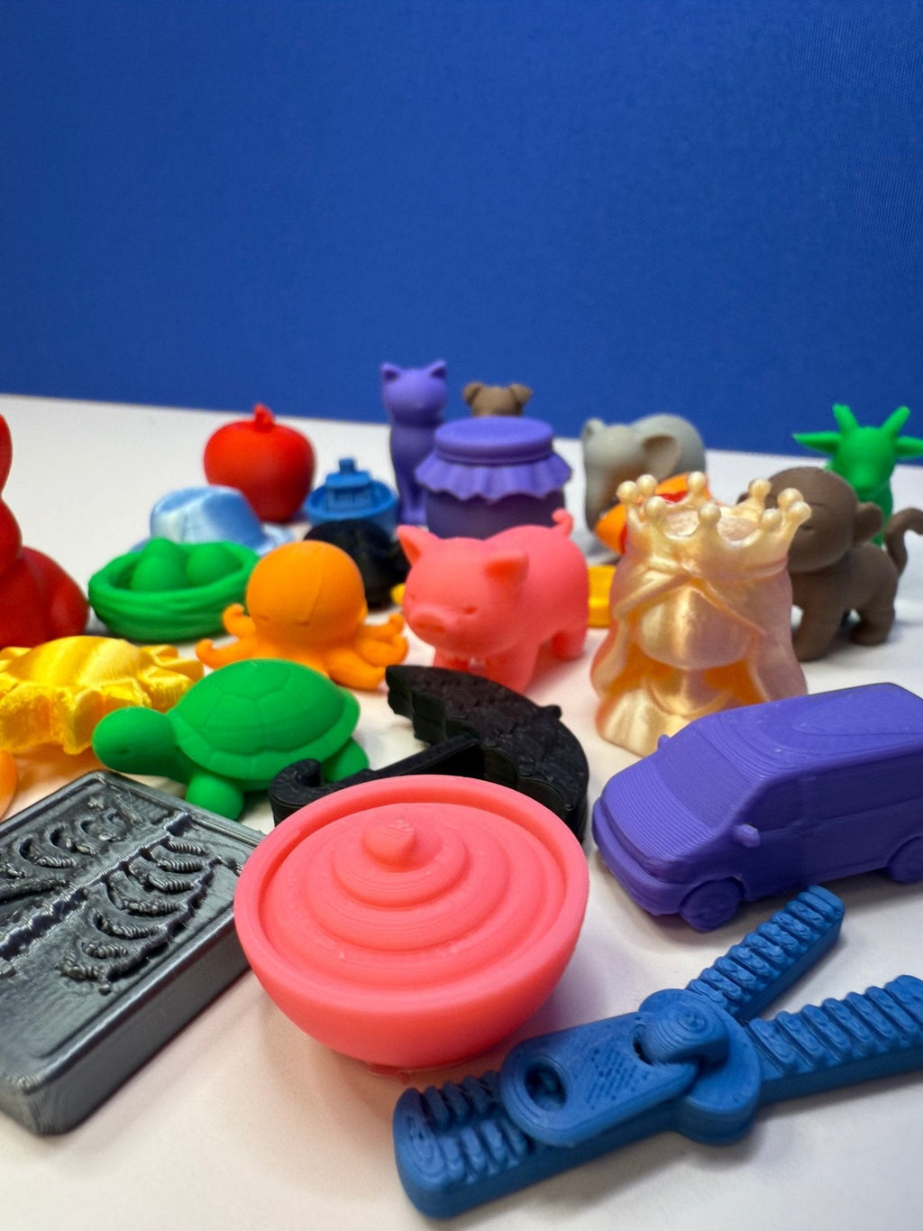 Talkets™ 32 Mini Objects Alphabet & Digraph Set with Labeled Storage Case | Speech Therapy Mini Object | Phonics Manipulatives